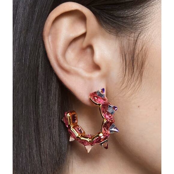 Swarovski Ortyx hoop earrings Pyramid cut, Pink, Gold-tone plated - Picture 6 of 8